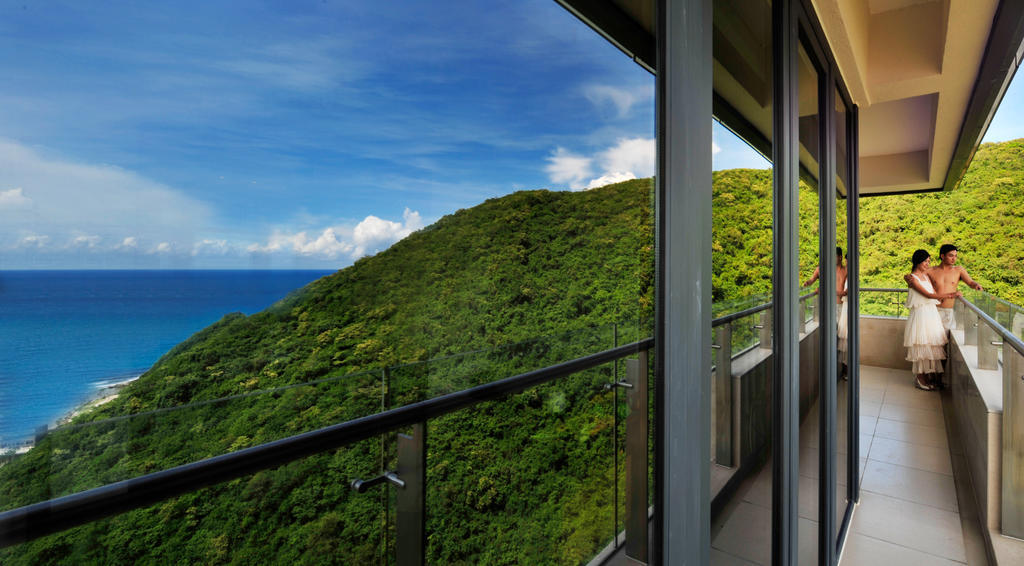 Serenity Coast All Suite Resort Sanya Exterior photo