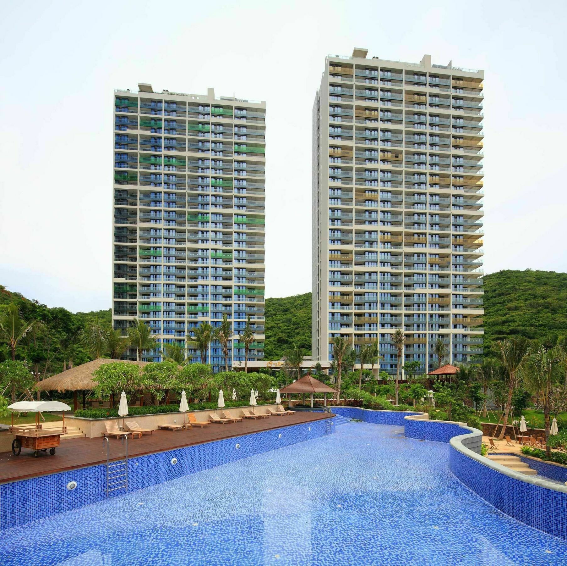 Serenity Coast All Suite Resort Sanya Exterior photo